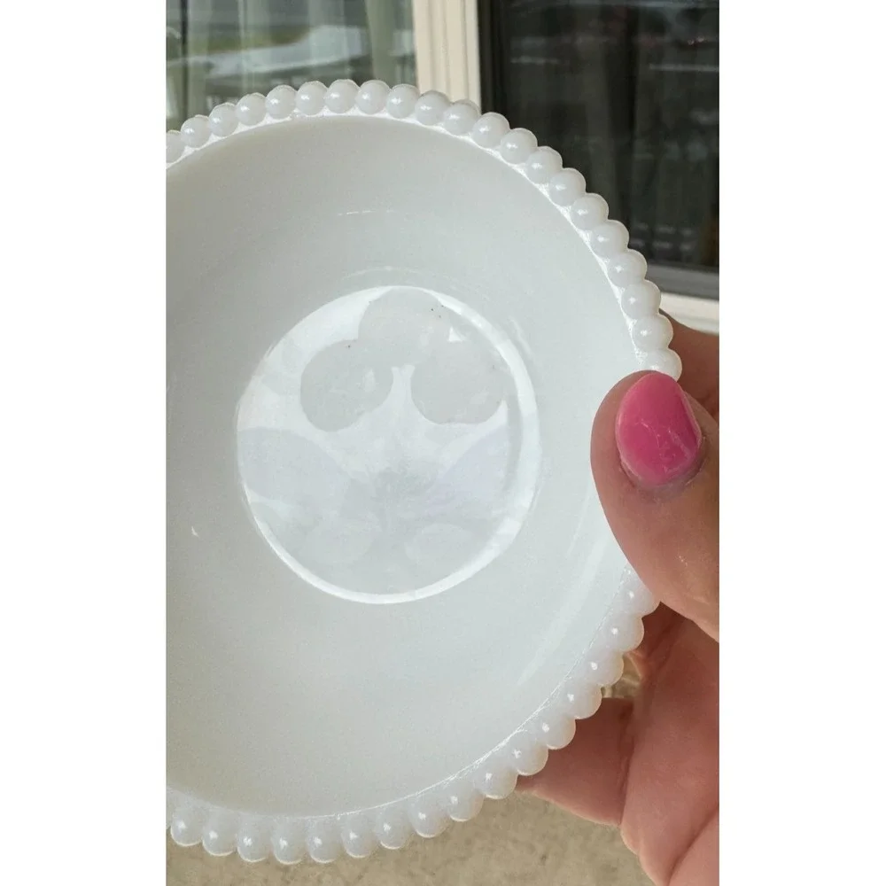Vintage Federal Glass Milk Glass 'Petal' Pattern' Small Sauce Berry Bowl 4.75